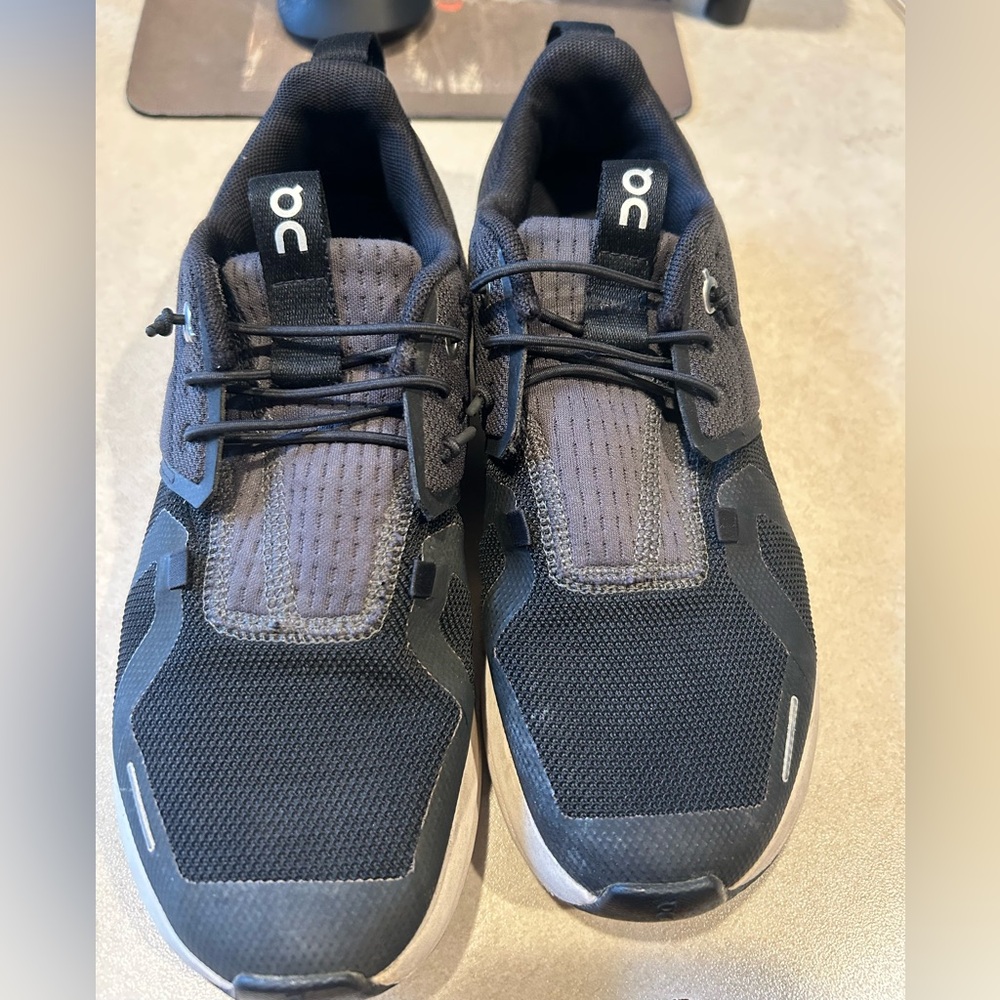 On Running Children’s Black Athletic Shoes
